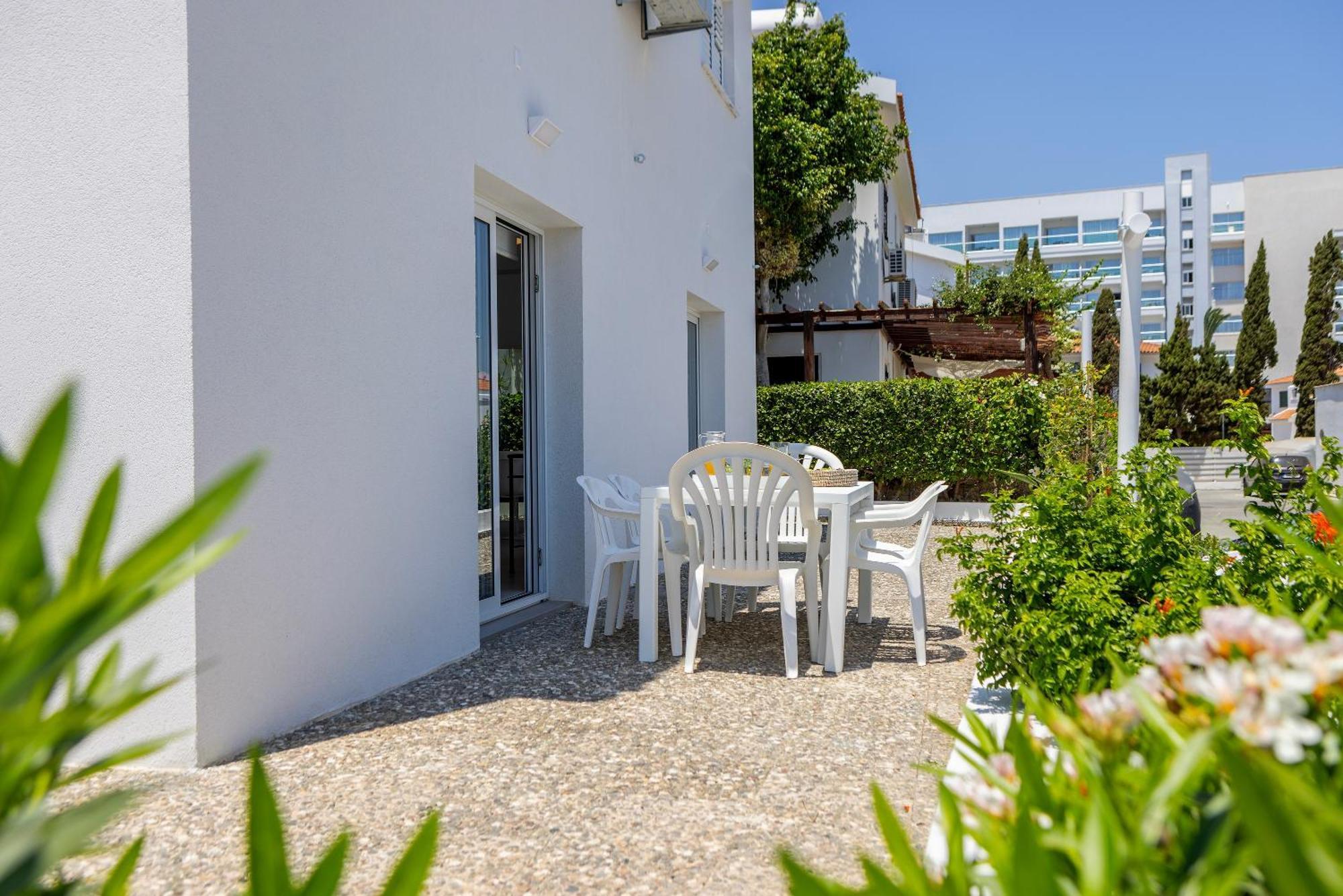 Protaras Nisia Seaside Villa ภายนอก รูปภาพ