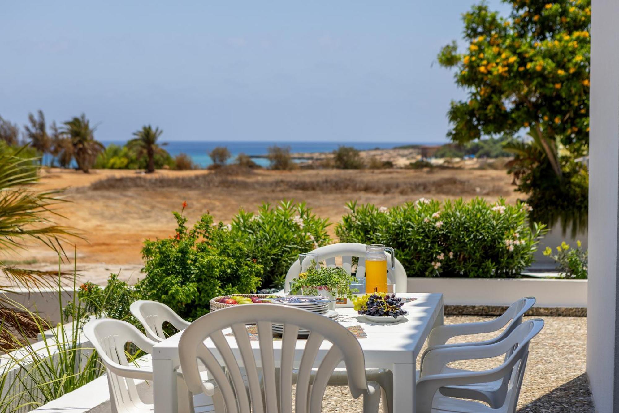 Protaras Nisia Seaside Villa ภายนอก รูปภาพ